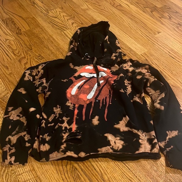 Woman’s Tie Dye Rolling Stones Distressed Hoodie Size Small - Picture 1 of 5
